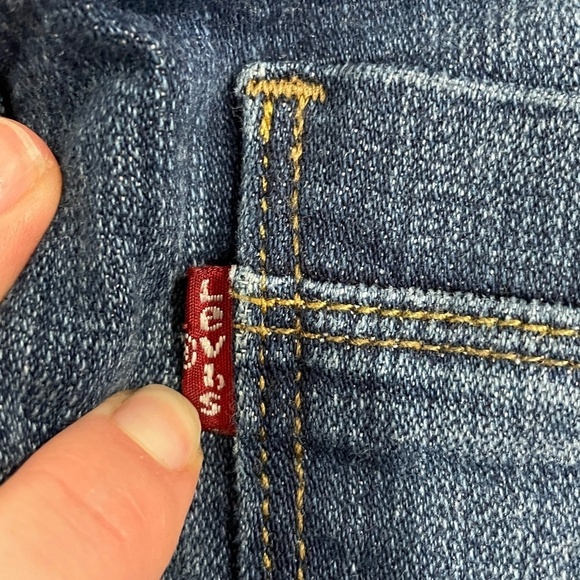 Levi's 4in Jean Shorts - Picture 6 of 10